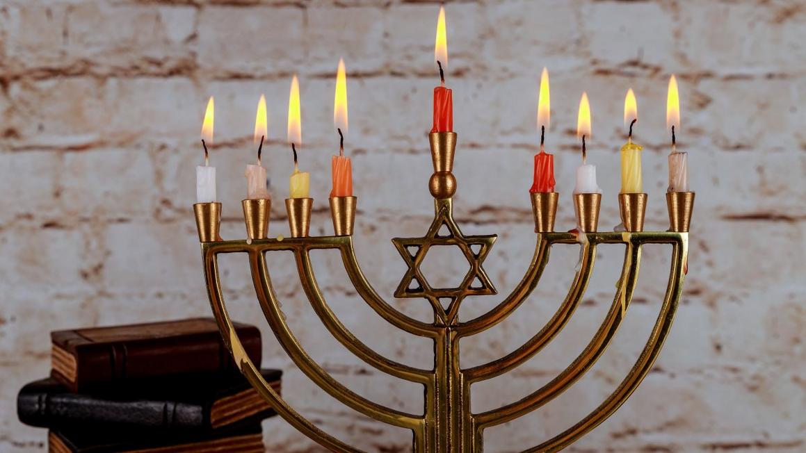 Chính quyền Los Angeles Tăng Cường An Ninh tại các Sự Kiện Hanukkah sau Vụ Tấn Công ở Úc 1 Hanukkah