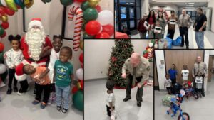 ‘Phó Cảnh sát Sanford Claus’ mang quà Giáng Sinh đến cho trẻ em tại Hạt Galveston