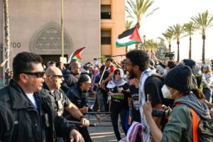 Trường Đại học California đạt thỏa thuận về phân biệt đối xử với người Do Thái 14 Trường Đại học California đạt thỏa thuận về phân biệt đối xử với người Do Thái