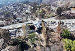 Tiểu bang California trì hoãn quy định phòng cháy ‘vùng zero’ 10 Tiểu bang California trì hoãn quy định phòng cháy ‘vùng zero’