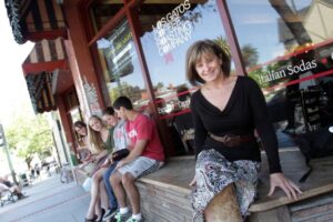 Cộng đồng Los Gatos chung tay gây quỹ xây dựng lại quán cà phê 33 Cộng đồng Los Gatos chung tay gây quỹ xây dựng lại quán cà phê