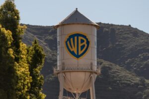 Paramount Chào Mời Mua Lại Warner Bros., Đối Đầu Với Netflix