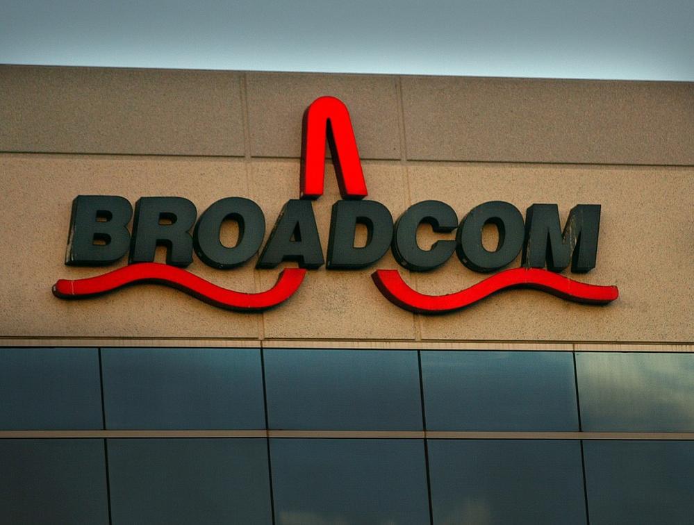 Cổ phiếu Broadcom lao dốc sau khi nhà đầu tư mong đợi lợi nhuận AI lớn hơn 1 OCR Z BROADCOM APPLE