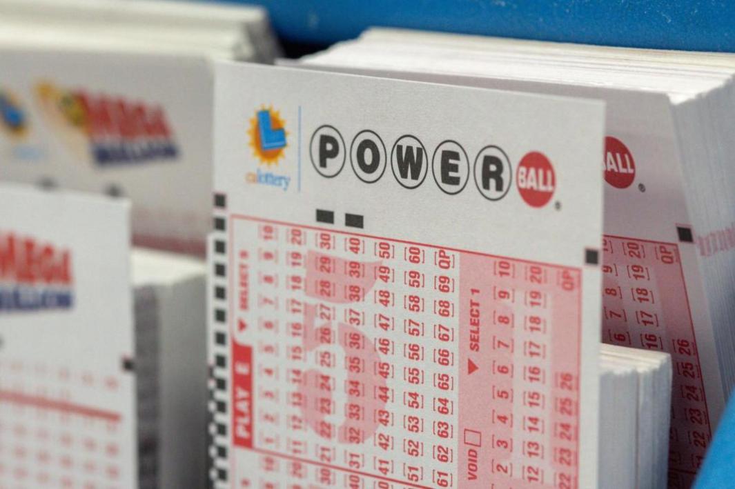 Giải Jackpot Powerball Lên Tới 1.5 Tỷ Đô-la Sau Khi Không Có Người Trúng 1 Powerball jackpot nears 1 billion the second largest prize of the year1 1