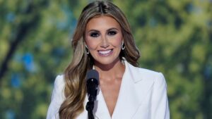 Bà Alina Habba Rời Chức vụ Công tố viên Hàng đầu ở New Jersey, Trở Thành Cố vấn của Bondi