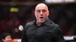 Joe Rogan Bị 'Lờ' tại Quả Cầu Vàng, Bị 'Bỏ Quên' Trong Danh Sách Podcast 8 Joe Rogan Bị ‘Lờ’ tại Quả Cầu Vàng, Bị ‘Bỏ Quên’ Trong Danh Sách Podcast