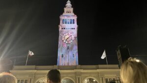 Màn trình diễn ánh sáng mừng lễ hội 'Let's Glow SF' trở lại San Francisco năm thứ 5 33 Màn trình diễn ánh sáng mừng lễ hội ‘Let’s Glow SF’ trở lại San Francisco năm thứ 5