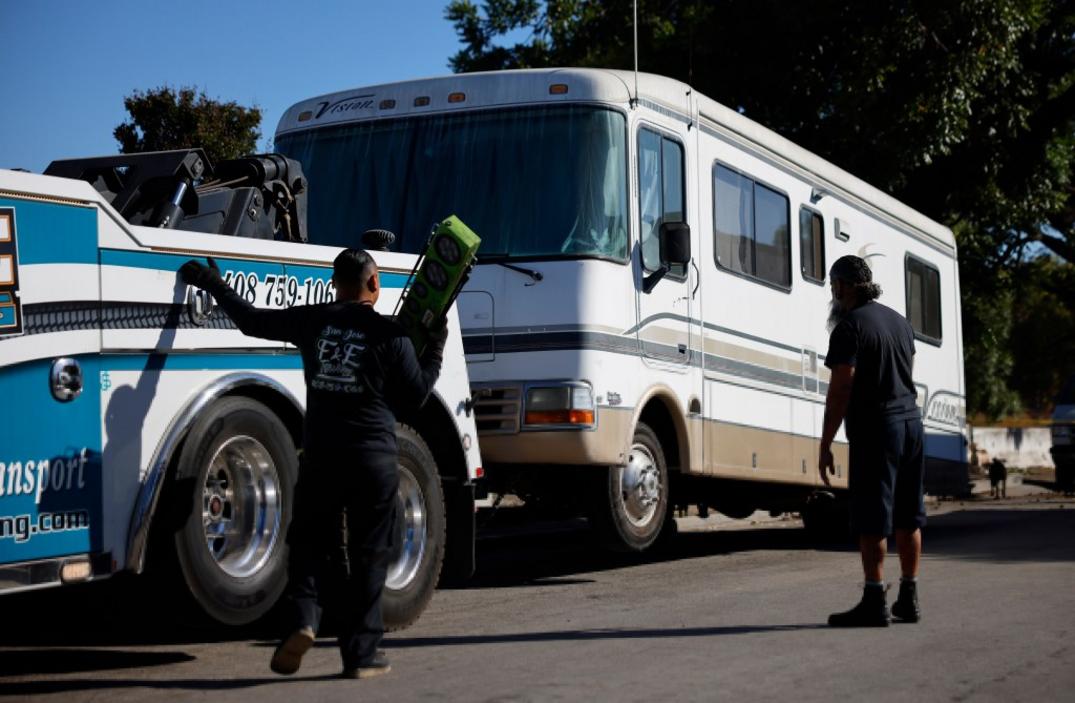 SJM L CLMPKCLEARING 7