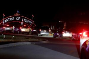 Los Gatos: Lễ Hội Ánh Sáng “Fantasy of Lights” – Truyền Thống Gia Đình Rực Rỡ Hàng Năm