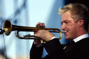 Nghệ sĩ nhạc Jazz hàng đầu thế giới Chris Botti biểu diễn 9 buổi tại Vùng Vịnh