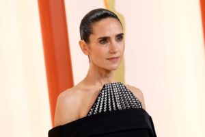 Tử Vi ngày 12/12/2025: Jennifer Connelly, Thay Đổi Là Con Đường Phía Trước