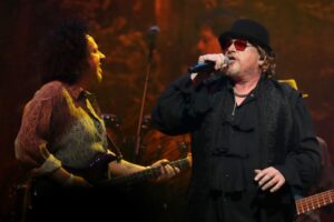 Toto, Christopher Cross và The Romantics cùng nhau lưu diễn năm 2026 4 Toto, Christopher Cross và The Romantics cùng nhau lưu diễn năm 2026