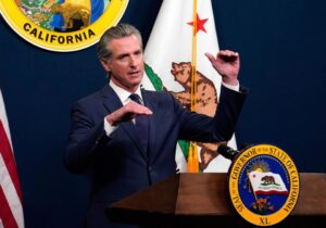 Skelton: Thiếu dũng khí để giải quyết thâm hụt ngân sách của California 27 Skelton: Thiếu dũng khí để giải quyết thâm hụt ngân sách của California