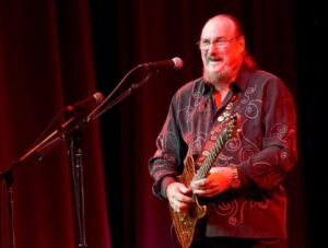 Steve Cropper, nhạc sĩ huyền thoại đồng sáng tác ‘(Sittin’ on) the Dock of the Bay’, qua đời ở tuổi 84