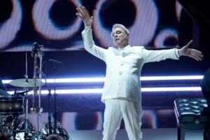 Tin mừng: Danh ca nhạc Rock Hall of Fame David Byrne sắp đến Vùng Vịnh 2 Tin mừng: Danh ca nhạc Rock Hall of Fame David Byrne sắp đến Vùng Vịnh