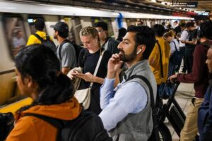 Giá vé BART và phí cầu sẽ tăng vào ngày 1 tháng Giêng