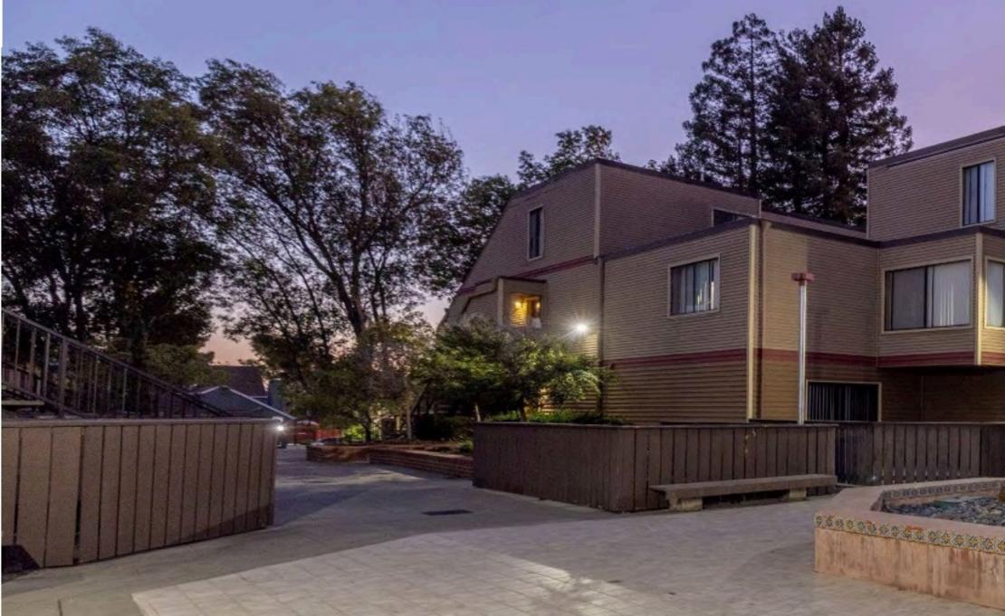 Khu chung cư San Leandro được mua lại bởi các nhà đầu tư bất động sản 1 SJM L SLEAAPTSBUY 01