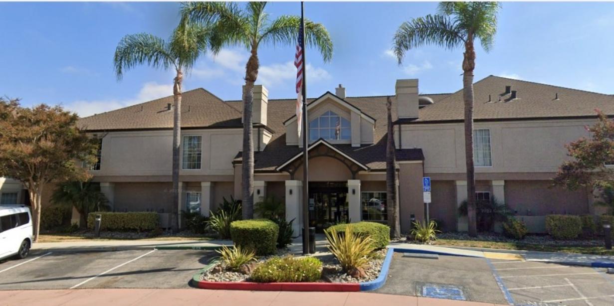 SJM L SUVLHOTELBUY 01