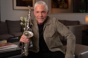 Ngôi sao âm nhạc Dave Koz tiết lộ về truyền thống Giáng sinh