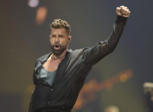 Tử vi ngày 24/12/2025: Ricky Martin, tiền bạc và cảm xúc lẫn lộn