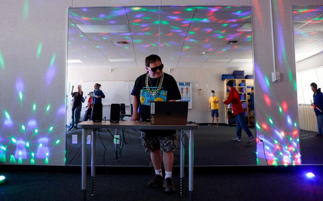 Wish Book: Mạng lưới Independence tạo cơ hội cho học sinh khuyết tật trở thành giáo viên 1 SJM L WBINDEPENDENT 2