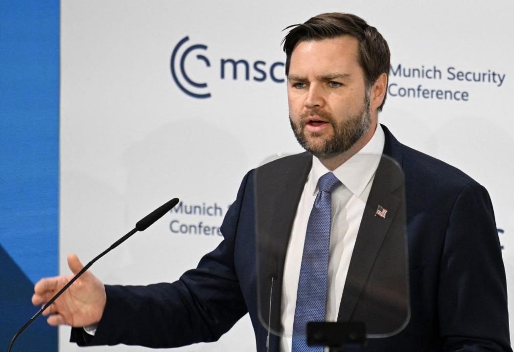 Rubin: Châu Âu giữ ngọn đuốc dân chủ, Hoa Kỳ tìm cách dập tắt 1 SJM Z COL RUBIN 1221 VANCE MUNICH JPEG