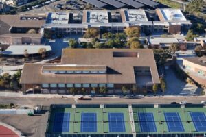 Tranh cãi nảy lửa sau khi trường trung học California cho thuê phòng tập thể dục 33 Tranh cãi nảy lửa sau khi trường trung học California cho thuê phòng tập thể dục