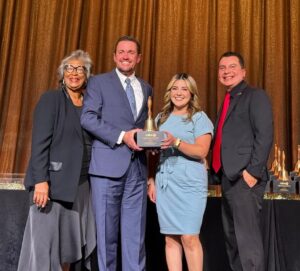 Học Khu Sunnyvale Được Vinh Danh Vì Tăng Cường Sự Tham Gia Của Phụ Huynh