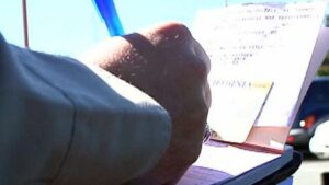 California Siết Chặt Tốc Độ Trên Xa Lộ