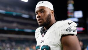 Cầu thủ Tyler Steen của Eagles và 4 cầu thủ Commanders bị phạt vì xô xát