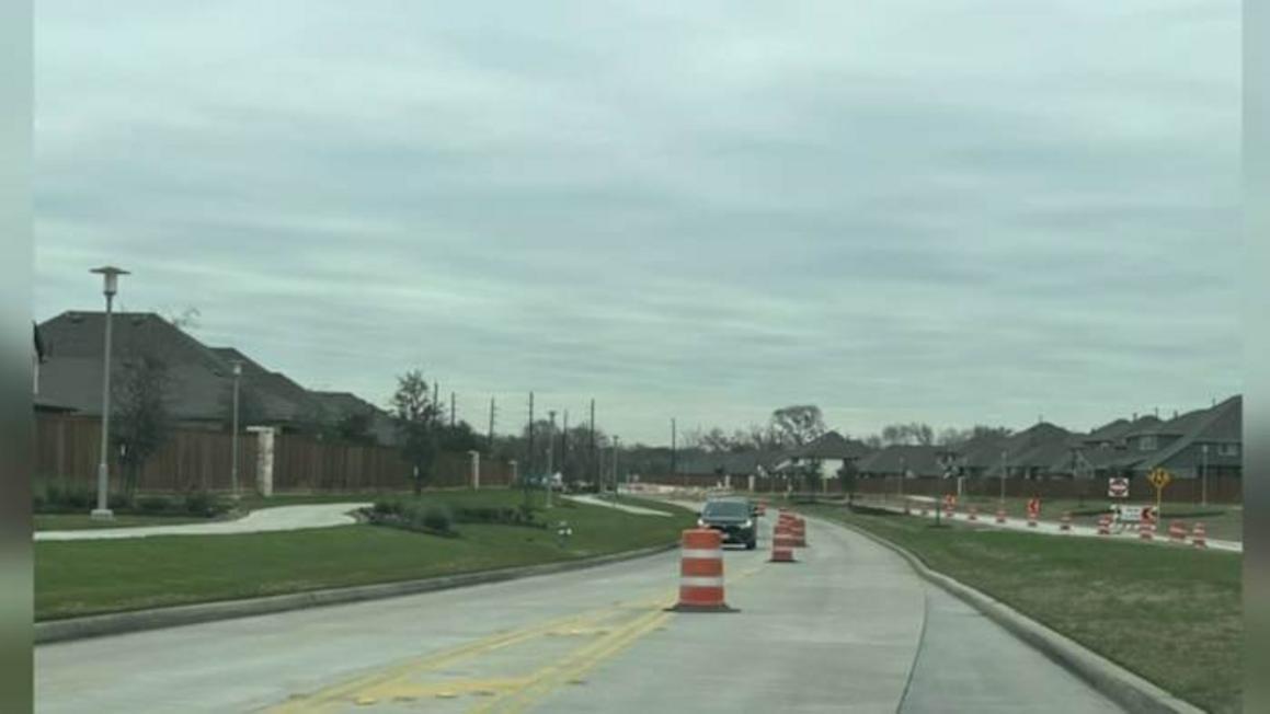 Dự án 16 triệu USD: Xây thêm vỉa hè, tăng an toàn cho học sinh ở Katy và Cy-Fair 1 T7H64PQQ45EWLITDXQKJ4KGZPE