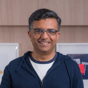 Ban Quản Trị Monzo Sa Thải CEO TS Anil Vì Vấn Đề IPO