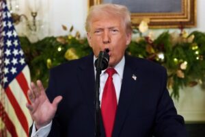 Tổng Thống Donald Trump ca ngợi nền kinh tế Mỹ trong bài phát biểu 31 Tổng Thống Donald Trump ca ngợi nền kinh tế Mỹ trong bài phát biểu