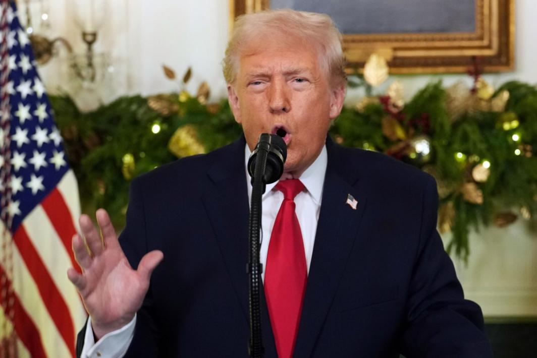 Tổng Thống Donald Trump ca ngợi nền kinh tế Mỹ trong bài phát biểu 5 Tổng Thống Donald Trump ca ngợi nền kinh tế Mỹ trong bài phát biểu