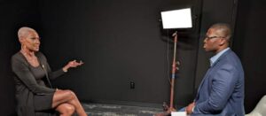 Ứng cử viên Jolanda Jones ủng hộ Amanda Edwards trong cuộc bầu cử vòng hai vào Quốc Hội 29 Ứng cử viên Jolanda Jones ủng hộ Amanda Edwards trong cuộc bầu cử vòng hai vào Quốc Hội