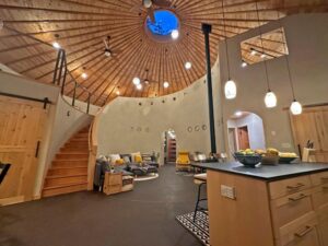 Cặp đôi ở Berkeley ra mắt sách về 'ý nghĩa của ngôi nhà' 3 Cặp đôi ở Berkeley ra mắt sách về ‘ý nghĩa của ngôi nhà’