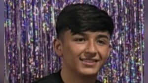 Học sinh Reseda được đoàn tụ với gia đình sau khi bị ICE bắt giữ 14 Học sinh Reseda được đoàn tụ với gia đình sau khi bị ICE bắt giữ