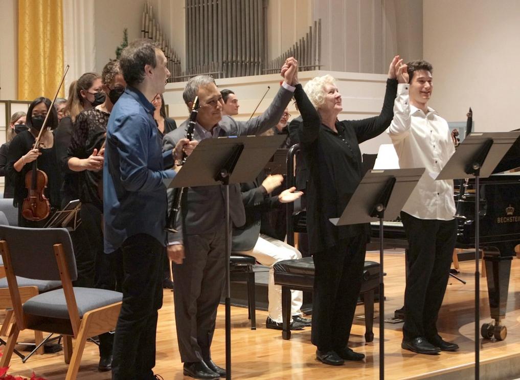 Dàn nhạc San Jose trình diễn đêm Giao thừa 1 WGR L BRIEFS 1212 9bca5a