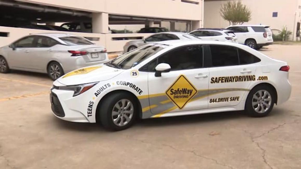 Cựu tay đua NASCAR khởi nghiệp chương trình dạy lái xe cho người thuộc nhóm thần kinh đa dạng tại Houston 1 WZL7D7BOKBBR5AGI5HEA6WPBBY