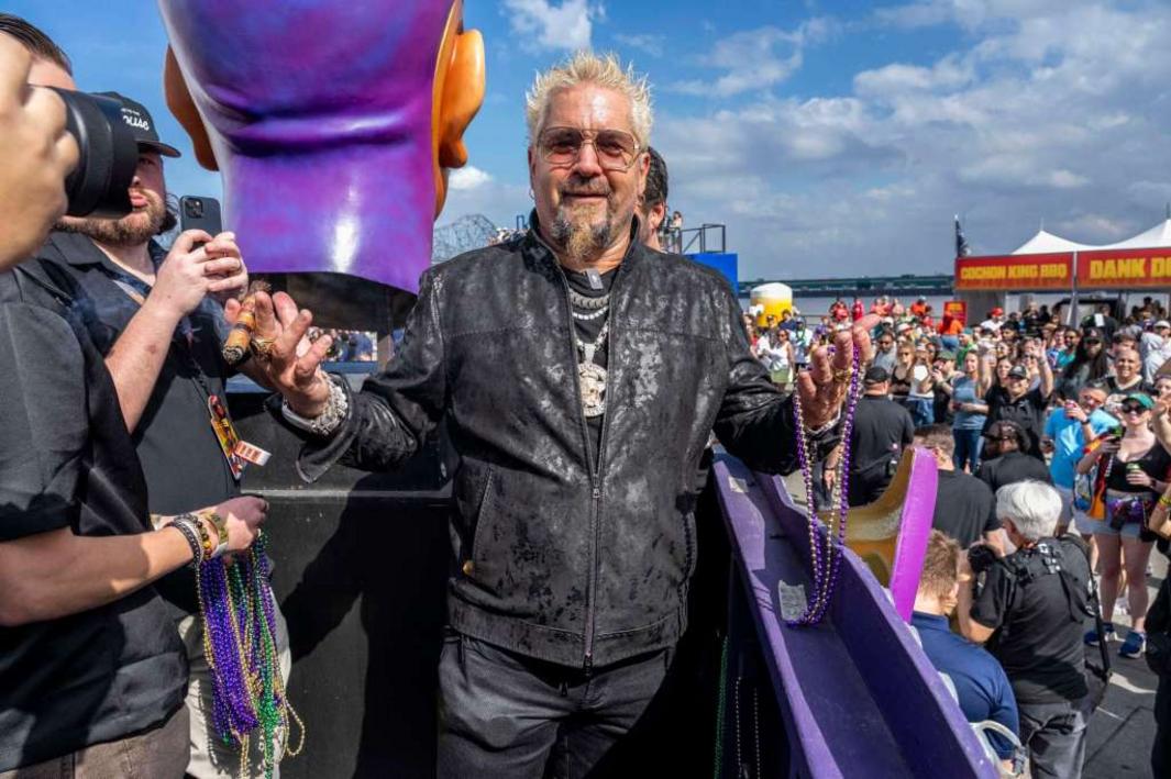 Guy Fieri sẽ phải ngồi xe lăn 8 tuần sau tai nạn 1 a39ae7d7 d1b7 5d85 9648 44b685d0aef7