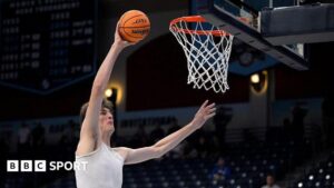 Thiếu niên cao nhất thế giới lập kỷ lục bóng rổ 10 Thiếu niên cao nhất thế giới lập kỷ lục bóng rổ