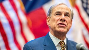 Thống đốc Texas Greg Abbott ủng hộ mạnh mẽ các chương trình của Turning Point USA 27 Thống đốc Texas Greg Abbott ủng hộ mạnh mẽ các chương trình của Turning Point USA