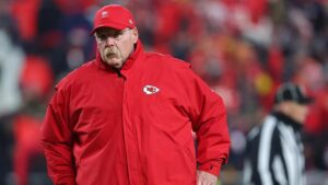 Huấn luyện viên trưởng Andy Reid sẽ tiếp tục dẫn dắt Chiefs năm 2026 5 Huấn luyện viên trưởng Andy Reid sẽ tiếp tục dẫn dắt Chiefs năm 2026