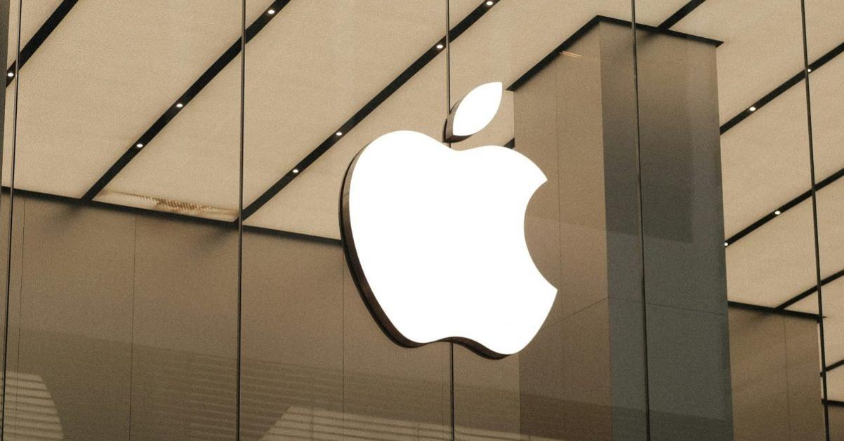 Apple Tăng Cường Hỗ Trợ Nhân Đạo Sau Bão Lớn Tại Châu Á 1 apple logo store