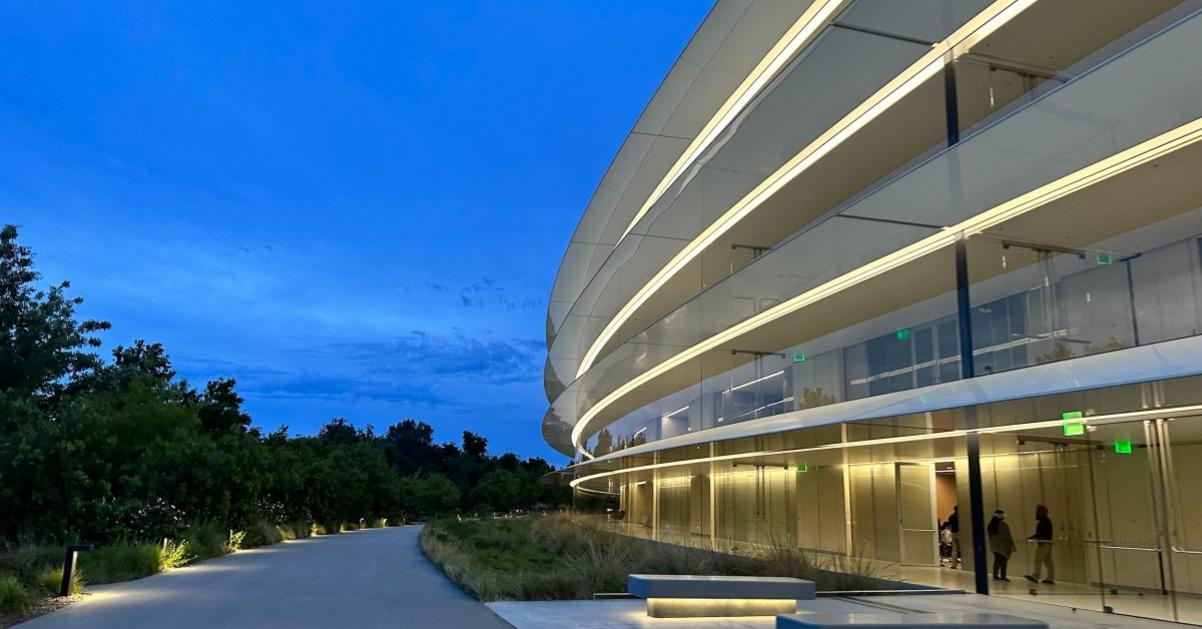 apple park dusk