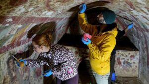 Khảo cổ học Thổ Nhĩ Kỳ phát hiện bích họa Chúa Jesus hiếm có 5 Khảo cổ học Thổ Nhĩ Kỳ phát hiện bích họa Chúa Jesus hiếm có