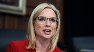 Dân Biểu Cộng Hòa Đề Xuất Dự Luật Chia Đều Chi Phí Thai Kỳ cho Cả Cha và Mẹ 28 Dân Biểu Cộng Hòa Đề Xuất Dự Luật Chia Đều Chi Phí Thai Kỳ cho Cả Cha và Mẹ