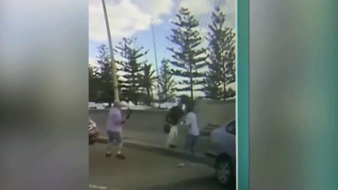 Người dân đối đầu tay súng ở Úc trong vụ tấn công khủng bố 1 australia shooting bystander