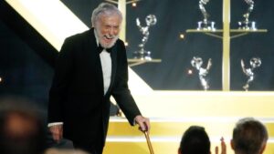 Danh hài Dick Van Dyke chuẩn bị đón sinh nhật tuổi 100 2 Danh hài Dick Van Dyke chuẩn bị đón sinh nhật tuổi 100