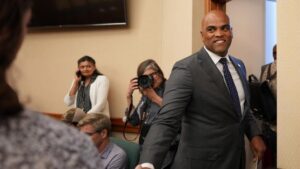 Colin Allred Rút lui khỏi cuộc đua Thượng Viện, quyết tranh cử vào Hạ Viện